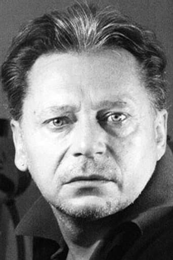 Олег Исаев
