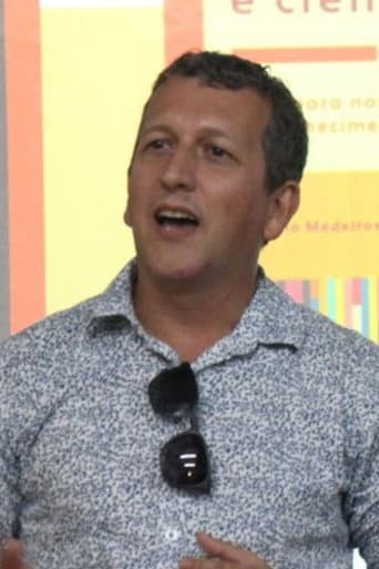 Adriano Medeiros