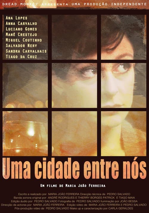 Постер: Uma Cidade Entre Nós