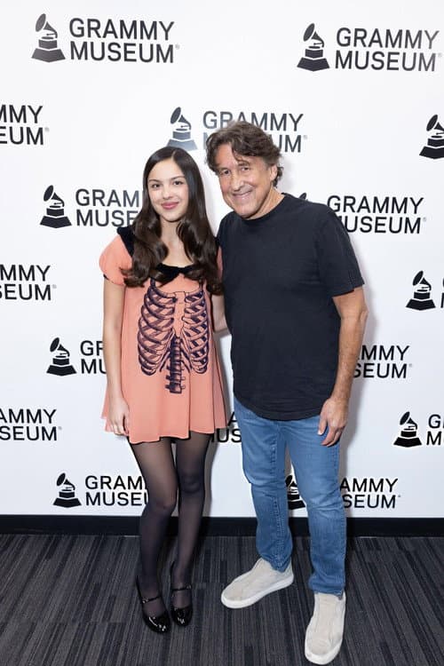 Постер: An Evening With Olivia Rodrigo