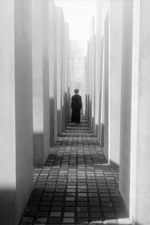 Постер: Holocaust Memorial