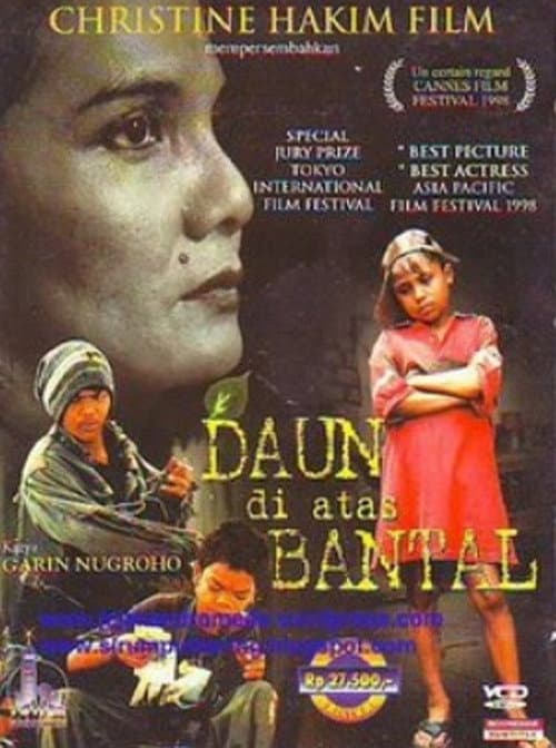 Постер: Daun di atas bantal