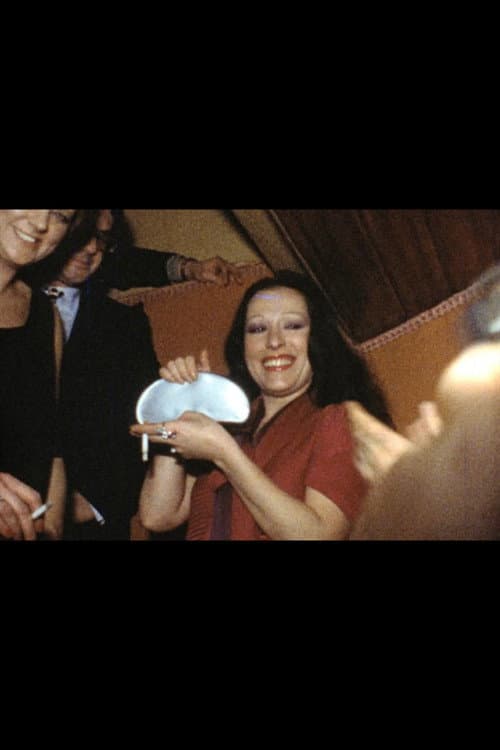 Постер: Filmación de Massiel recibiendo un premio de un colectivo de lesbianas