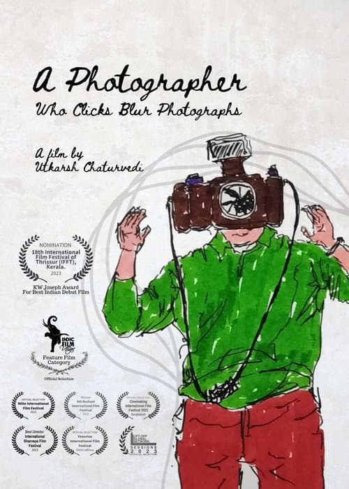 Постер: A Photograher Who Clicks Blur Photographs