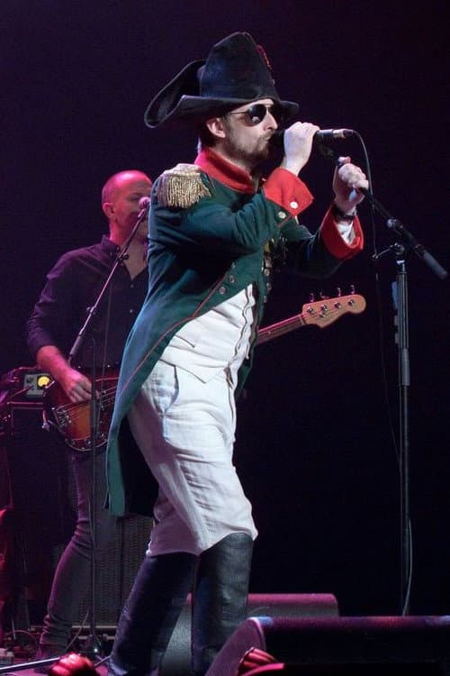 Постер: The Divine Comedy - This is not a Love Song