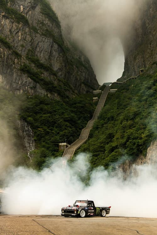 Постер: Ken Block's Climbkhana TWO: Tianmen Mountain